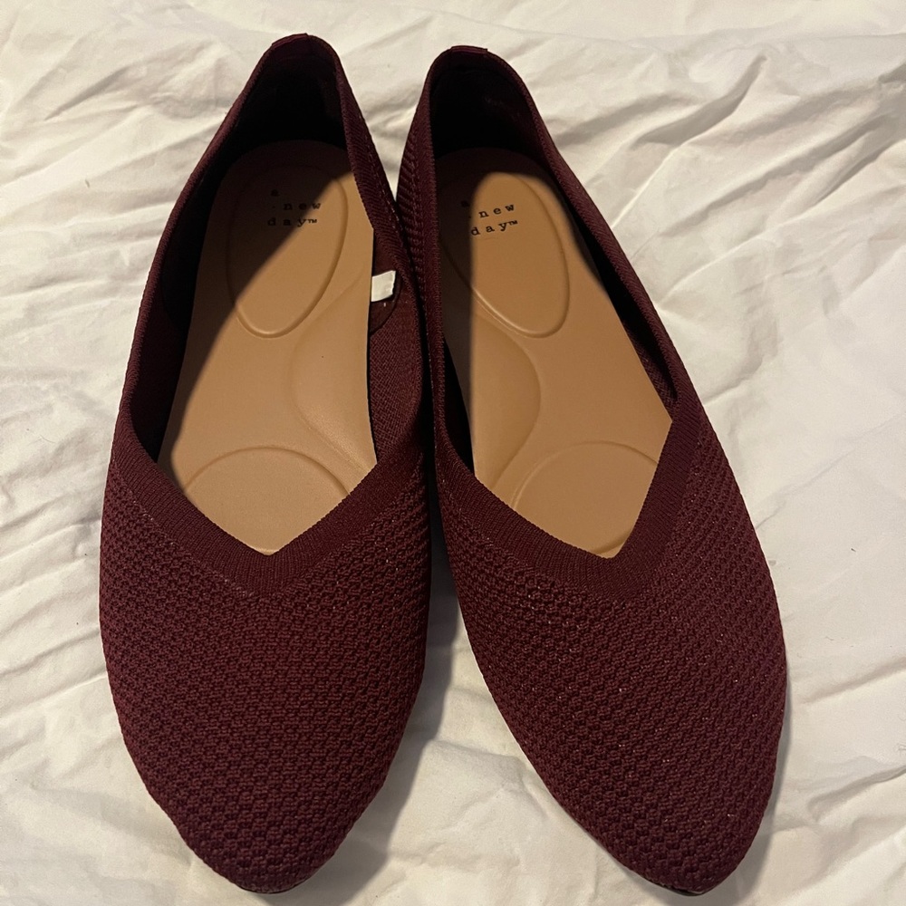 a new day Women's Burgundy Pointed-Toe Knit Flats